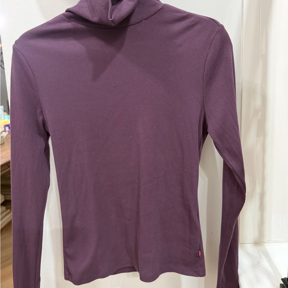 Levi's Rich Purple Ribbed Top